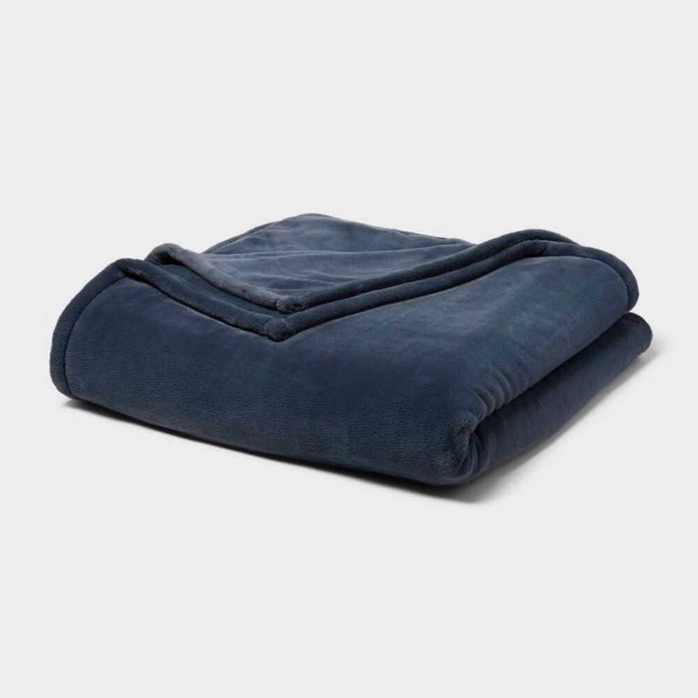 Full/Queen Ultra Plush Blanket Blue - Threshold